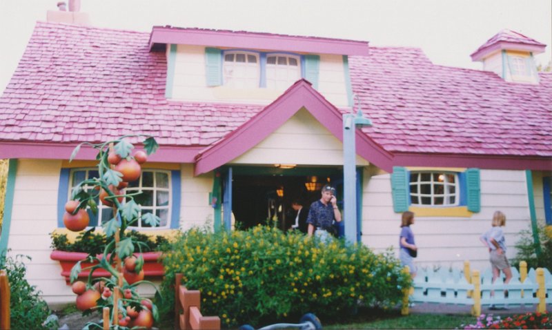 008-Fairy tale house.jpg